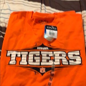 💥SALE💥 3/$20 Bundle 
Auburn shirt